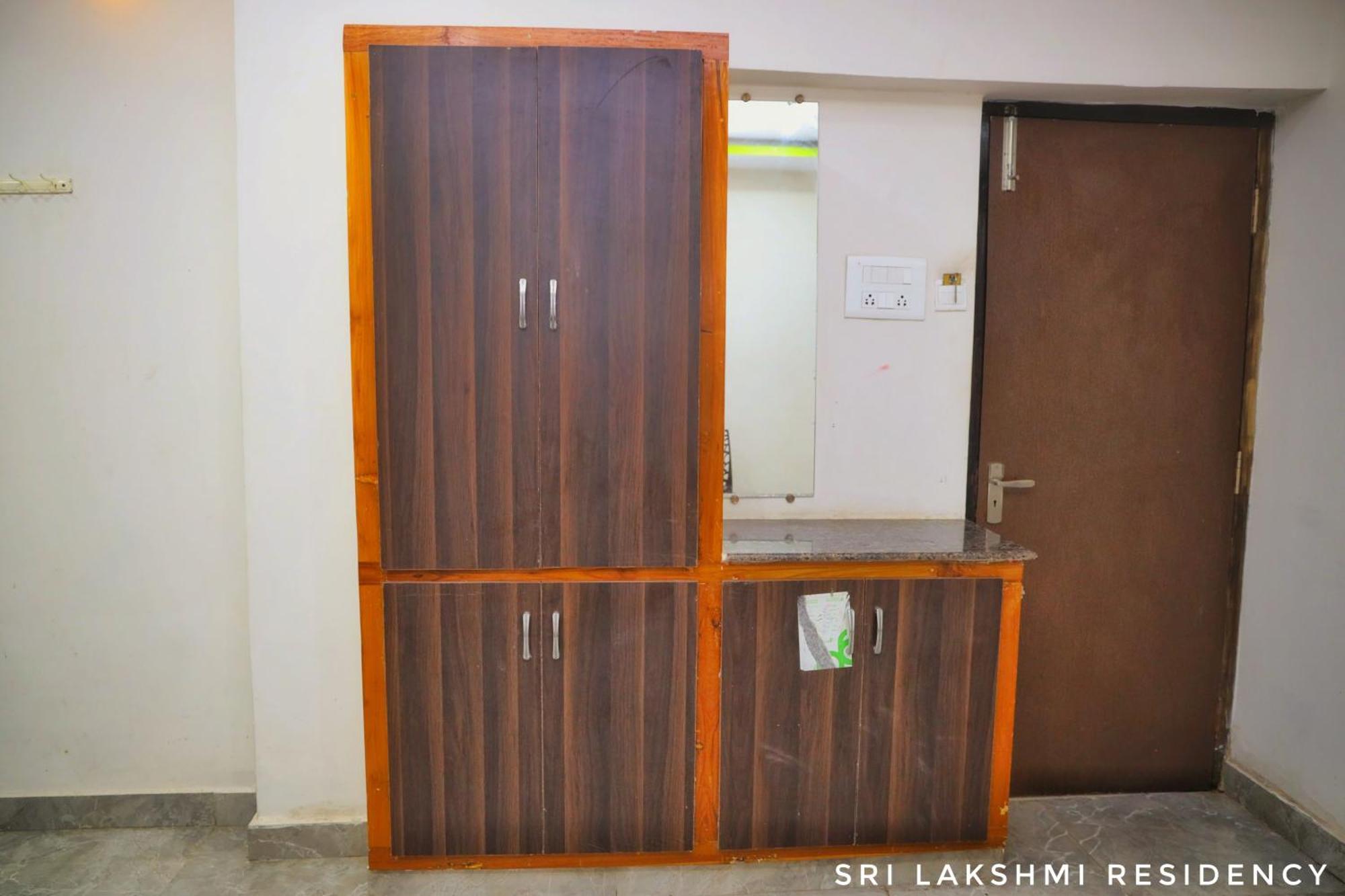 Sri Lakshmi Residency Hotel Tirupati Exterior photo